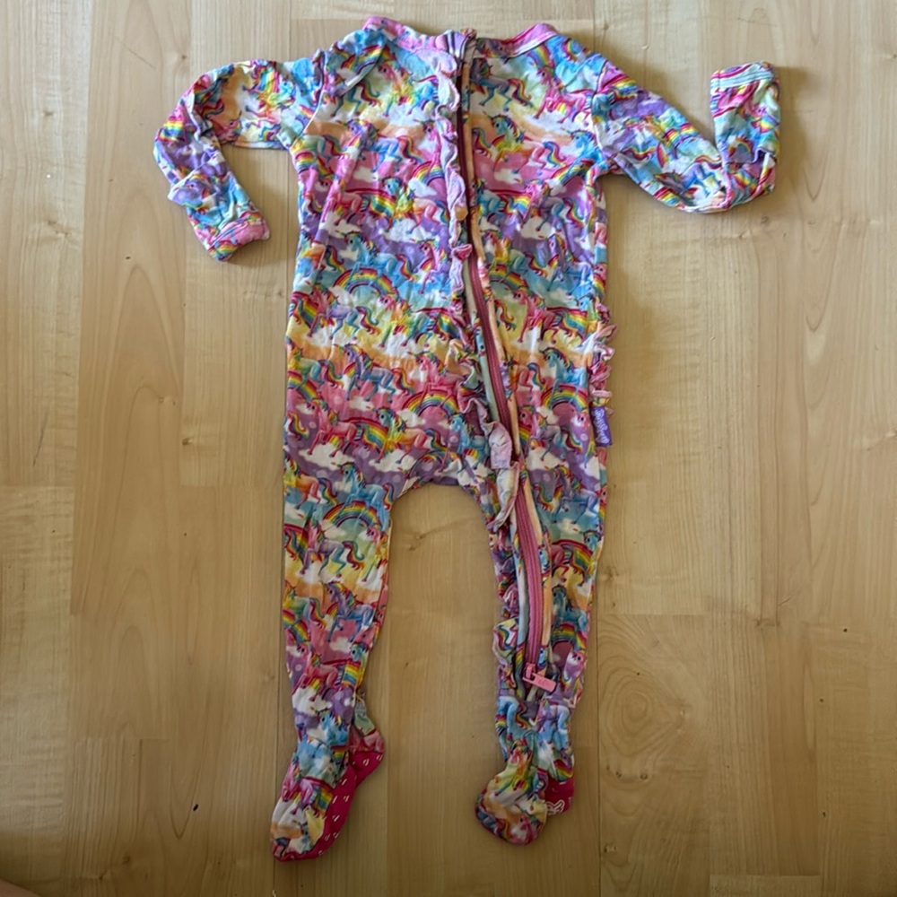 Posh Peanut Lisa Frank 0-3 mo onesie baby ruffle butt footed rainbow unicorns